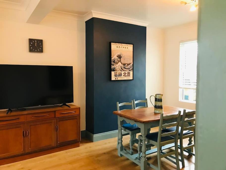 Spacious 3 Bed House Near Beach! Hébergement de vacances