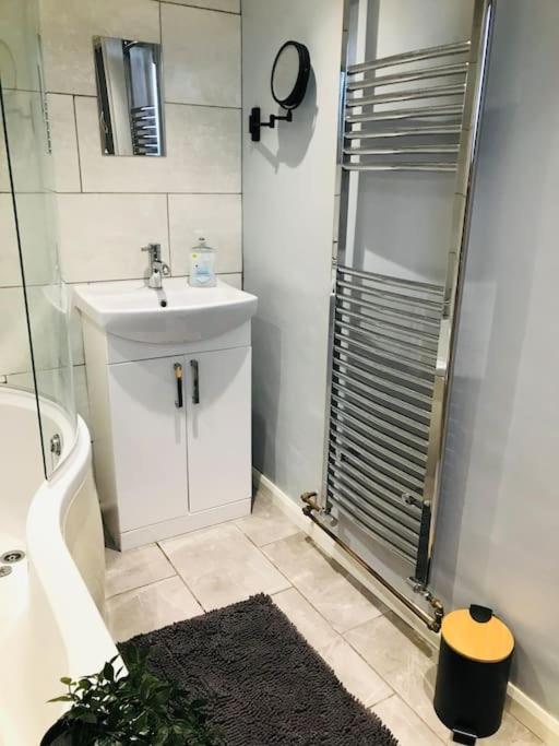 Spacious 3 Bed House Near Beach! Hébergement de vacances